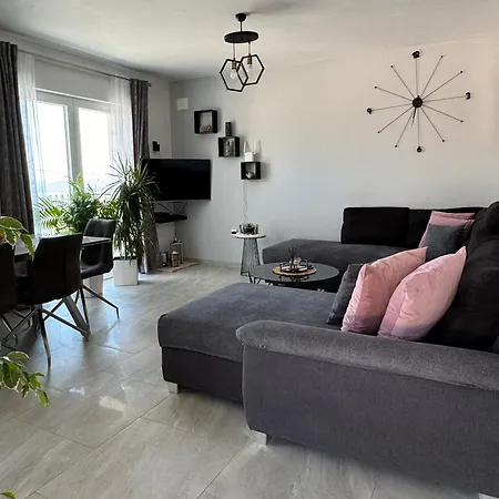 Rural Basin Dvor With Jacuzzi Дом отдыха Винишче