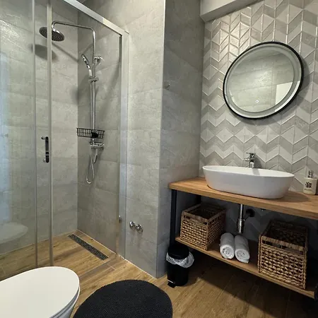 Дом отдыха Rural Basin Dvor With Jacuzzi Винишче