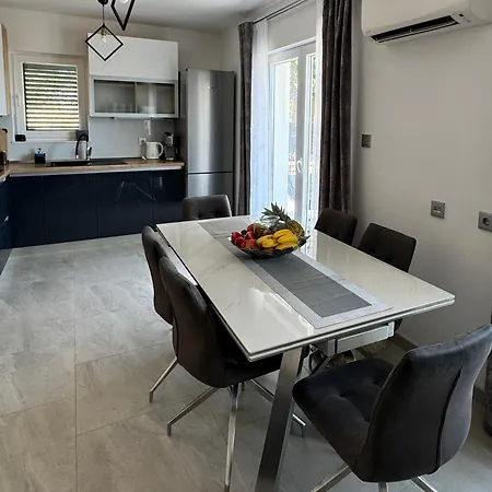 Rural Basin Dvor With Jacuzzi *