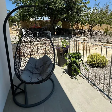 Rural Basin Dvor With Jacuzzi * Винишче