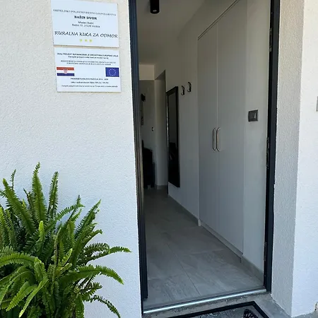 Rural Basin Dvor With Jacuzzi * Винишче