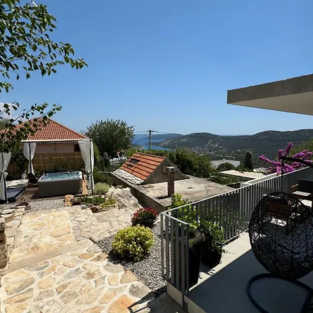 Rural Basin Dvor With Jacuzzi Ferienhaus *