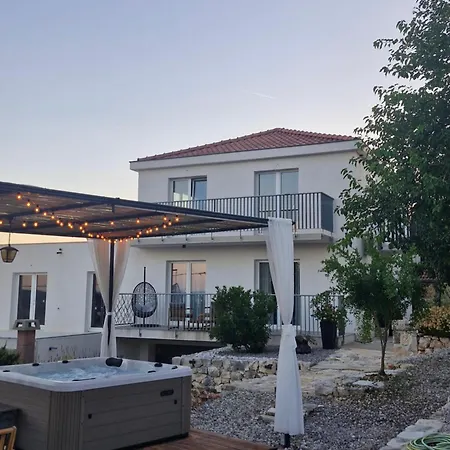 Rural Basin Dvor With Jacuzzi Ferienhaus Vinišće
