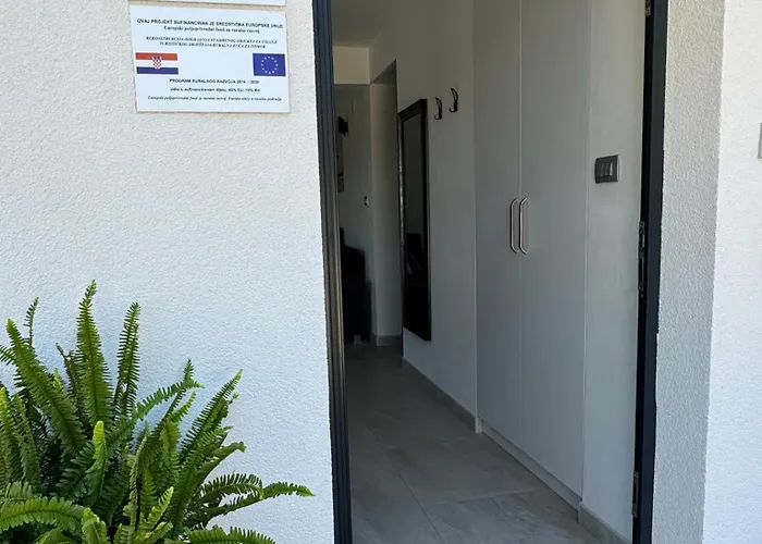 Rural Basin Dvor With Jacuzzi * Vinišće